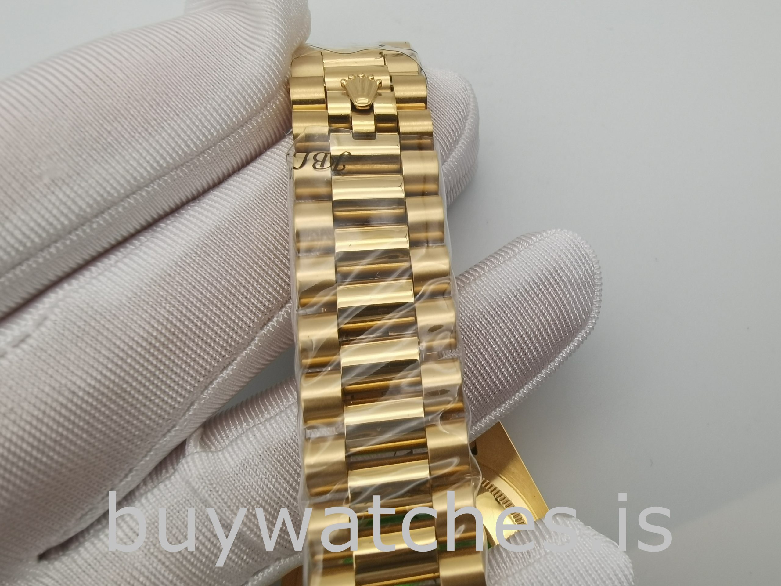 Rolex Day-Date 18238 Yellow Gold Mens 36mm Automatic Silver Dial Watch Rolex Day-Date 18238 Yellow Gold Mens 36mm Automatic Silver Dial Watch