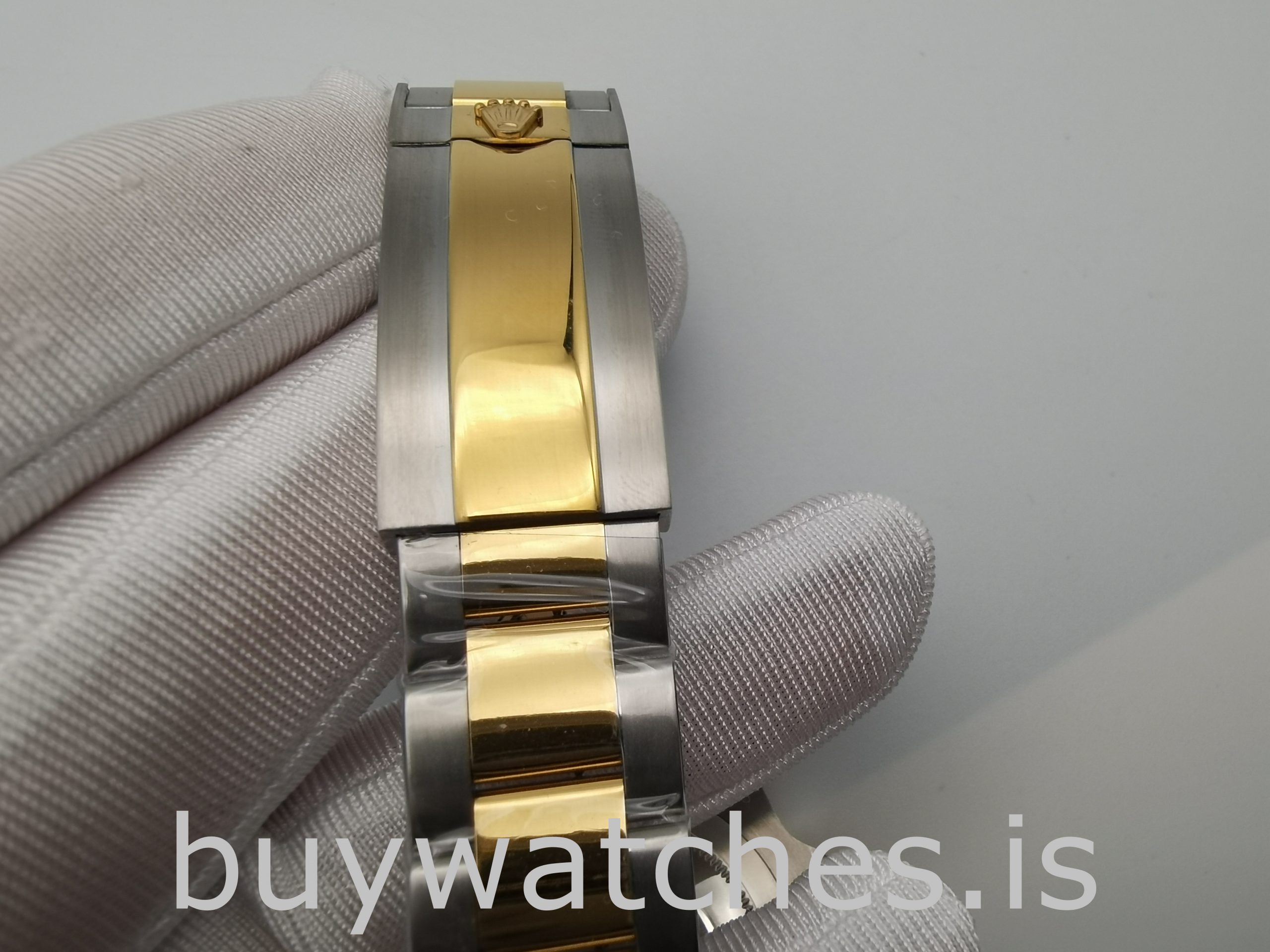 Rolex Submariner 116613LB Round Gold Stainless Steel 40mm Automatic Watch Rolex Submariner 116613LB Round Gold Stainless Steel 40mm Automatic Watch