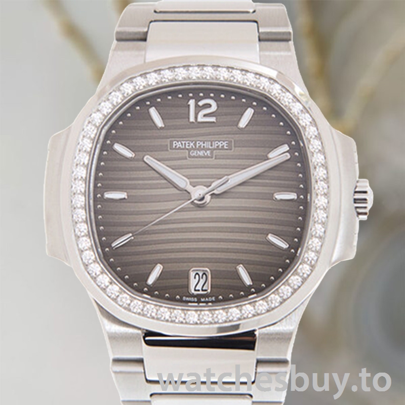 Patek Philippe Nautilus Ladies 32mm 7118/1200A-011 Silver-tone Bracelet
